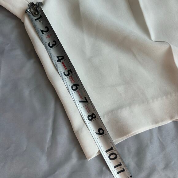 Banana Republic Off White, Pleated, Bermuda Shorts- 6 - Picture 8 of 9